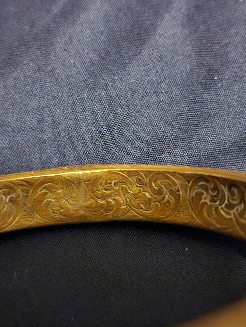 Vintage 1930s Art Deco Bakelite Brass Bangle Creamed Spinach Marbled Segmented - Picture 11 of 13